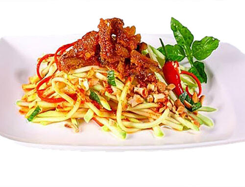 Hè rồi, gỏi xoài xanh bò khô thôi!