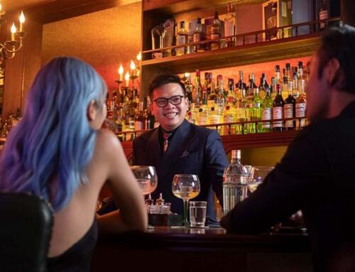 Gái bar săn… tiền!