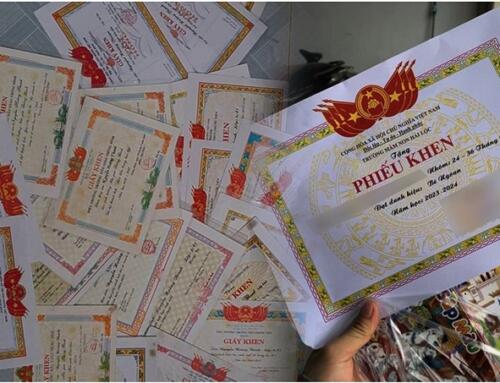 Chuyện nhà bày “giữa chợ”