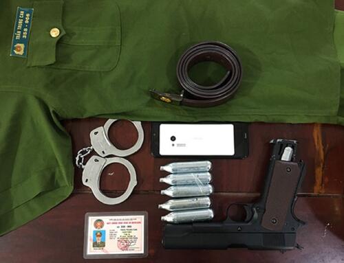 Đi mua hàng “cấm”