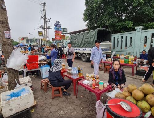 Hàng rong mưu sinh